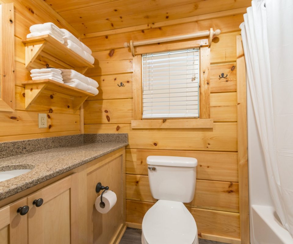 bathroom of Calvary cabin rental